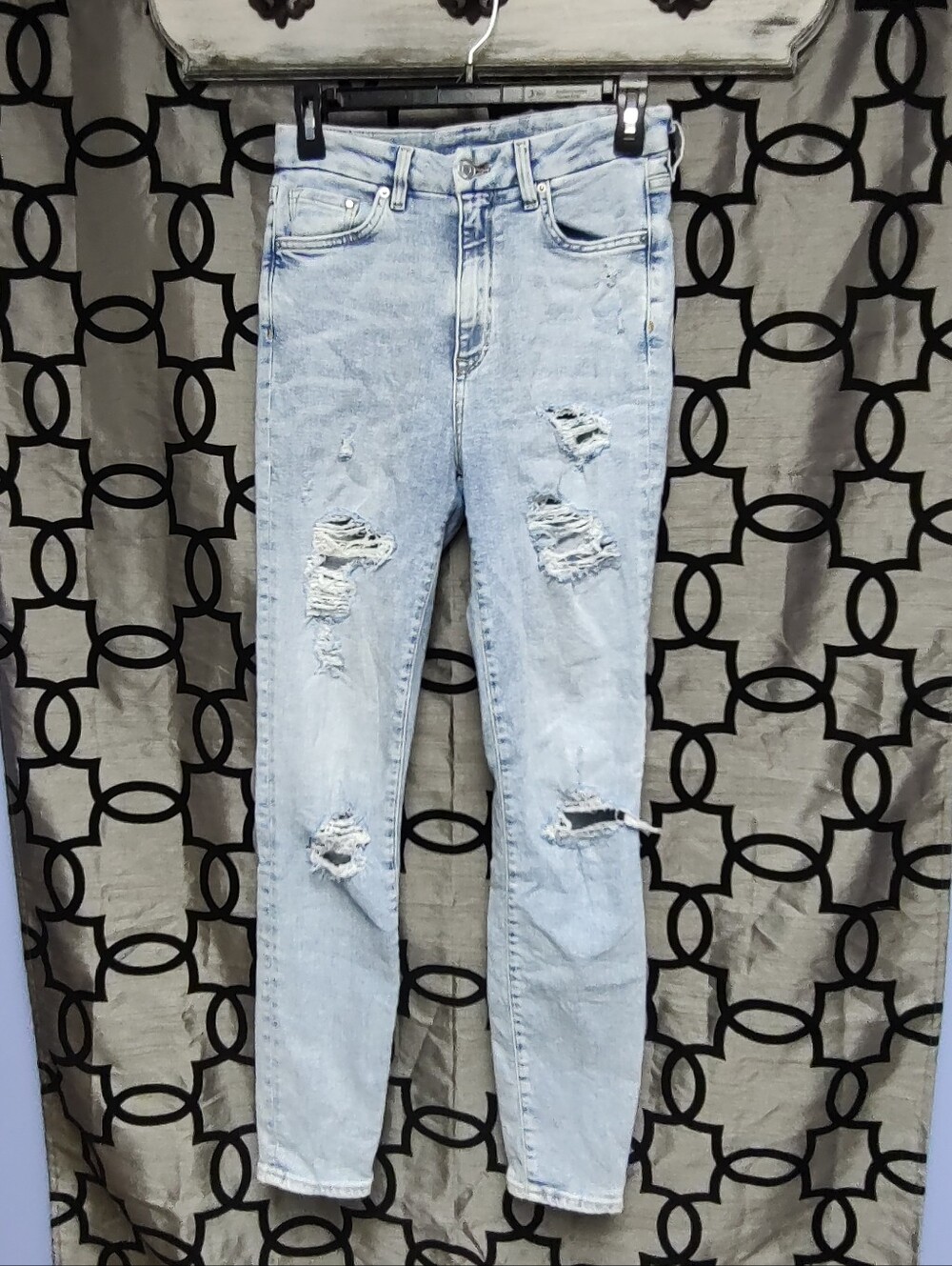 Size 6 &Denim Light Wash Distressed Jeans